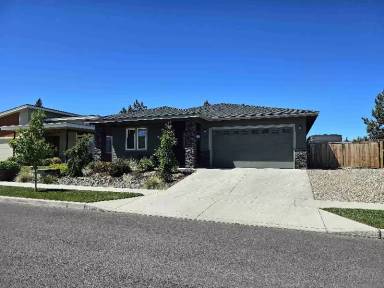 Main picture of 629 NW Rimrock Dr