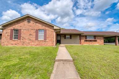 Main picture of 8400 Tiffany Dr