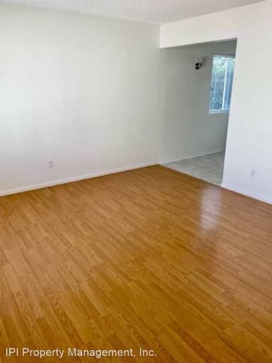 Main picture of 3187 Landis St