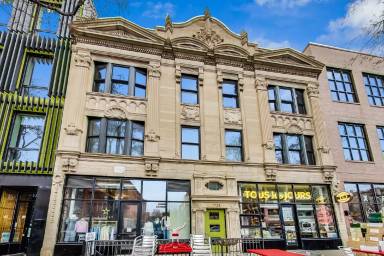 Main picture of 1728 W Division St