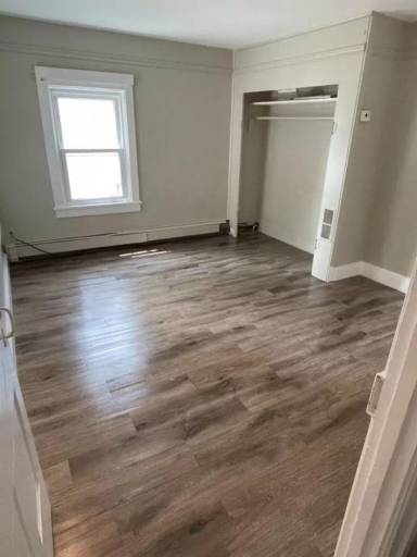 Main picture of 33 S Spring Garden St