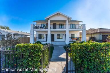 Main picture of 823 W Orange St