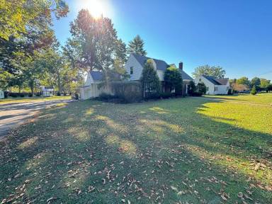 Main picture of 115 Castle Heights Ave
