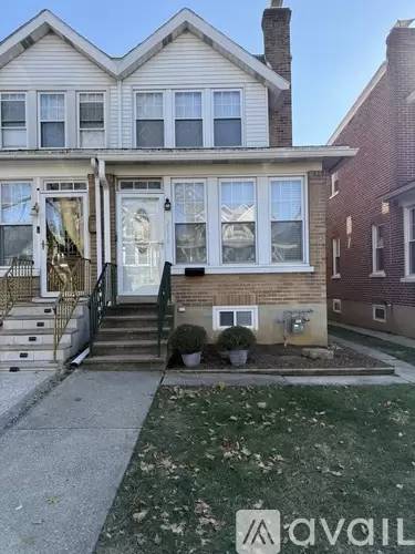 Main picture of 2138 W Washington St