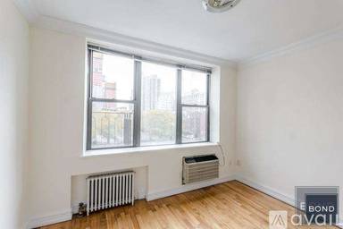 Main picture of 657 2nd Ave