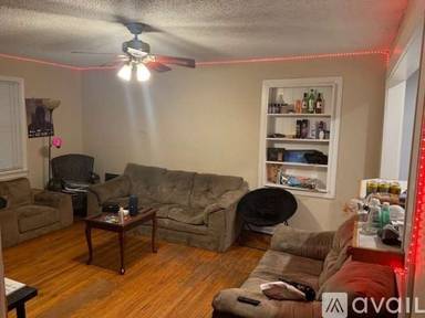 Main picture of 1610 Sharkey St