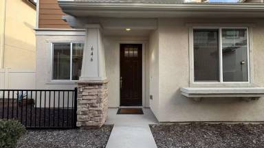 Main picture of 646 S Brampton Ave