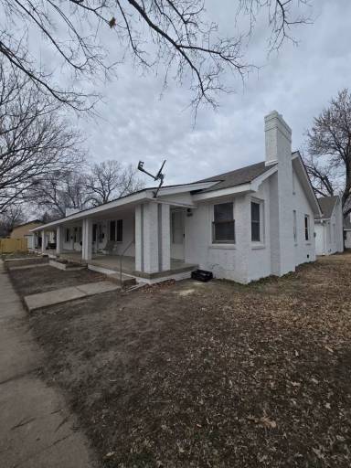 Main picture of 1661 S Hydraulic St