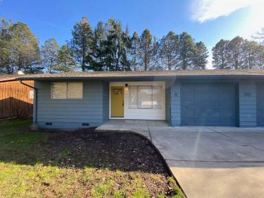 Main picture of 1110 S Pennington Dr