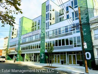 Main picture of Bronx Little Italy Luxury