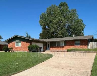 Main picture of 3708 N Eagle Ln