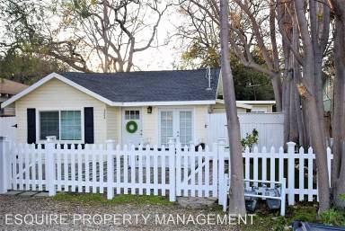 Main picture of 2884 Crescent Way