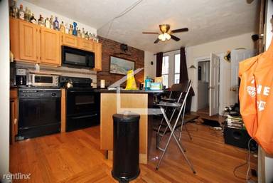 Main picture of 1120 Commonwealth Ave