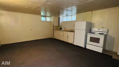 Main picture of 319 S Jay St