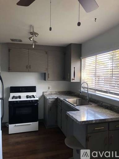 Main picture of 1627 D St