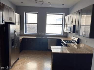 Main picture of 4715 S Michigan Ave