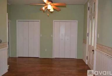 Main picture of 208 E Pearl St