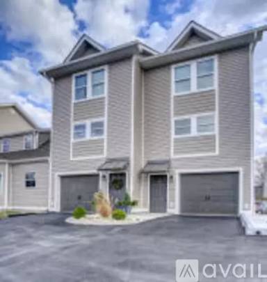 Main picture of 2802 W Walnut St
