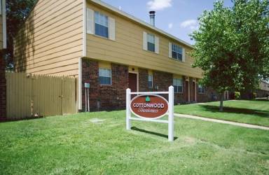 Main picture of 4300 S Austin St