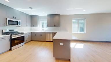 Main picture of 1215 8th St SE