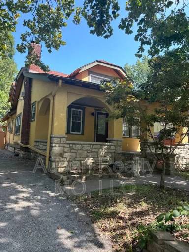 Main picture of 5125 Tracy Ave