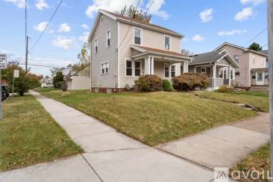 Main picture of 1001 Woodsdale Ave