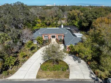 Main picture of 302 Eastleigh Dr