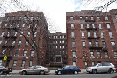 Main picture of 3265 Bainbridge Ave