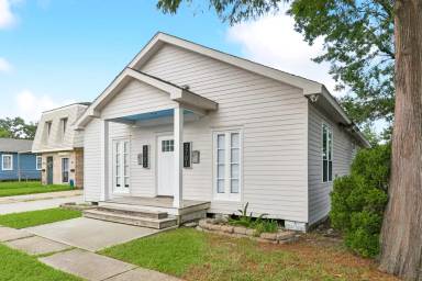 Main picture of 3701 Derbigny St