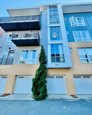 Main picture of 300 Magnolia Ave
