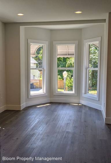 Main picture of 715 S Sheridan Ave
