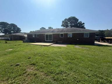 Main picture of 2146 Crescent Dr