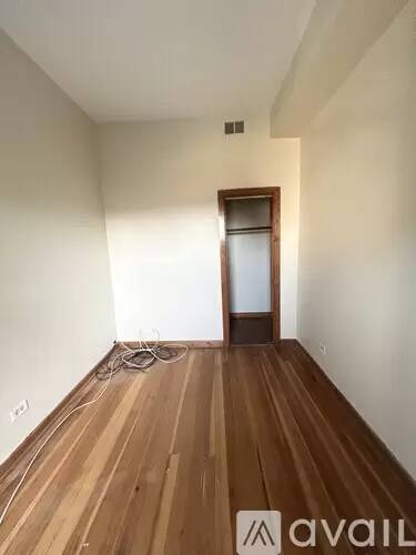Main picture of 2827 N Milwaukee Ave