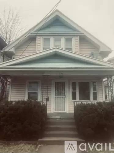 Main picture of 333 E Lake St