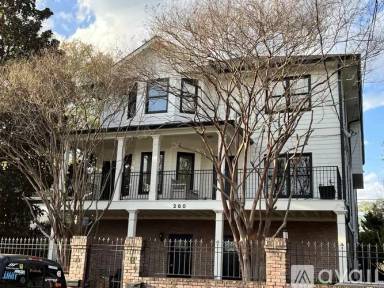 Main picture of 280 Logan St SE