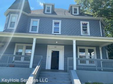 Main picture of 222 S Augusta Ave