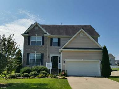 Main picture of 332 Mahogany Dr