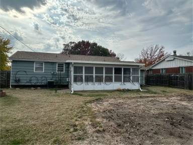 Main picture of 1944 W Anita Ave