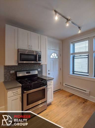 Main picture of 2327 N Rockwell St