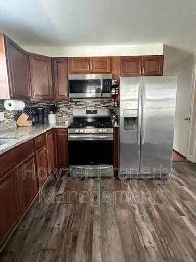 Main picture of 32 Breer Cir
