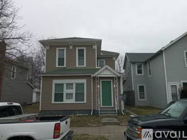 Main picture of 535 S Lowry Ave