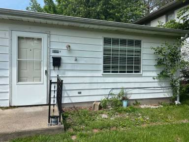 Main picture of 844 Washington Ave