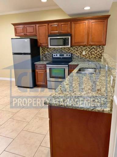 Main picture of 1217 Angie Ln NE