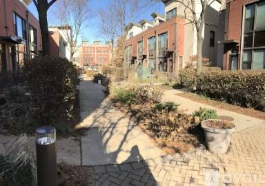 Main picture of 920 N Crosby St
