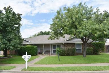 Main picture of 2919 Timothy Ln