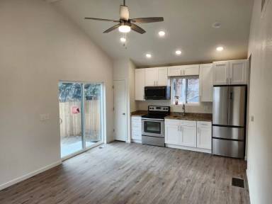 Main picture of 1090 Highland Dr