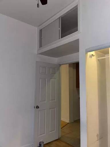 Main picture of 1332 W Erie St