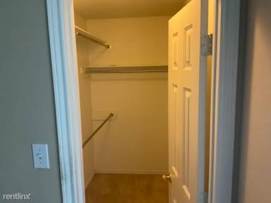 Main picture of 10704 Akron Ave