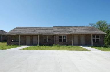 Main picture of 2000 Maxwell St