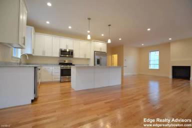 Main picture of 18 Murdock St